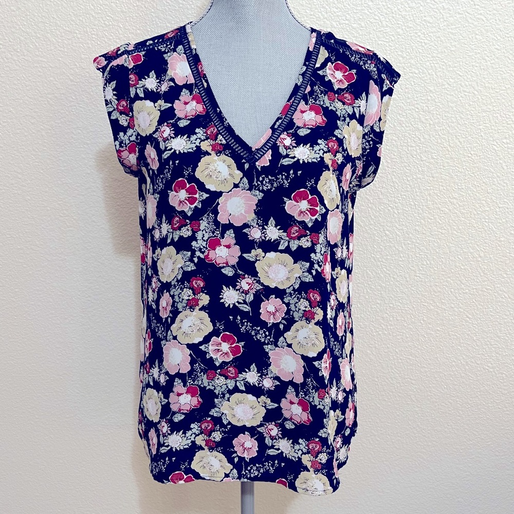DR2 Navy Floral Top, Size Small
